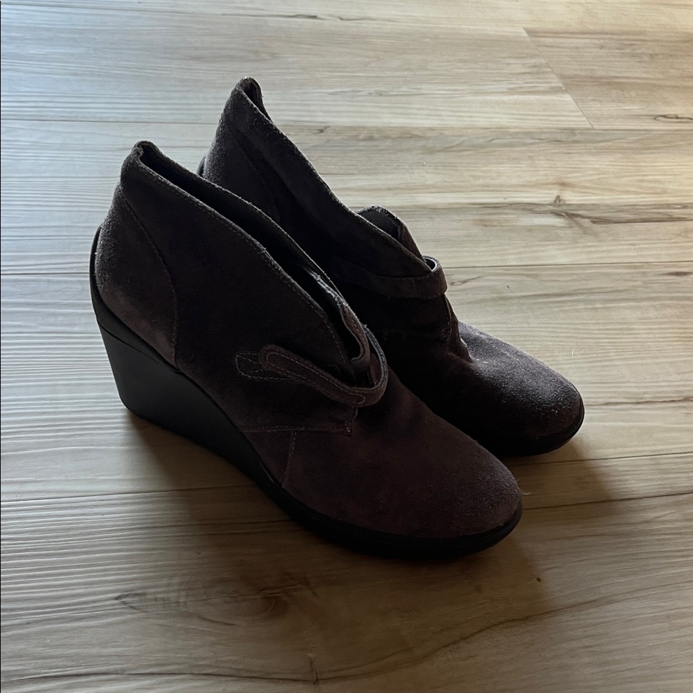 Tsubo Dark Brown Suede Wedge Shoes
